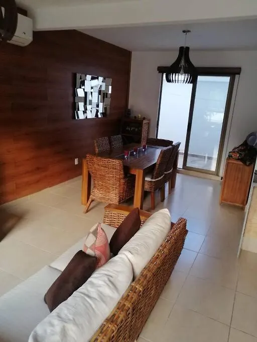 Great Cheerful 2 Bedroom House With Pool And Spa Playa del Carmen Hébergement de vacances